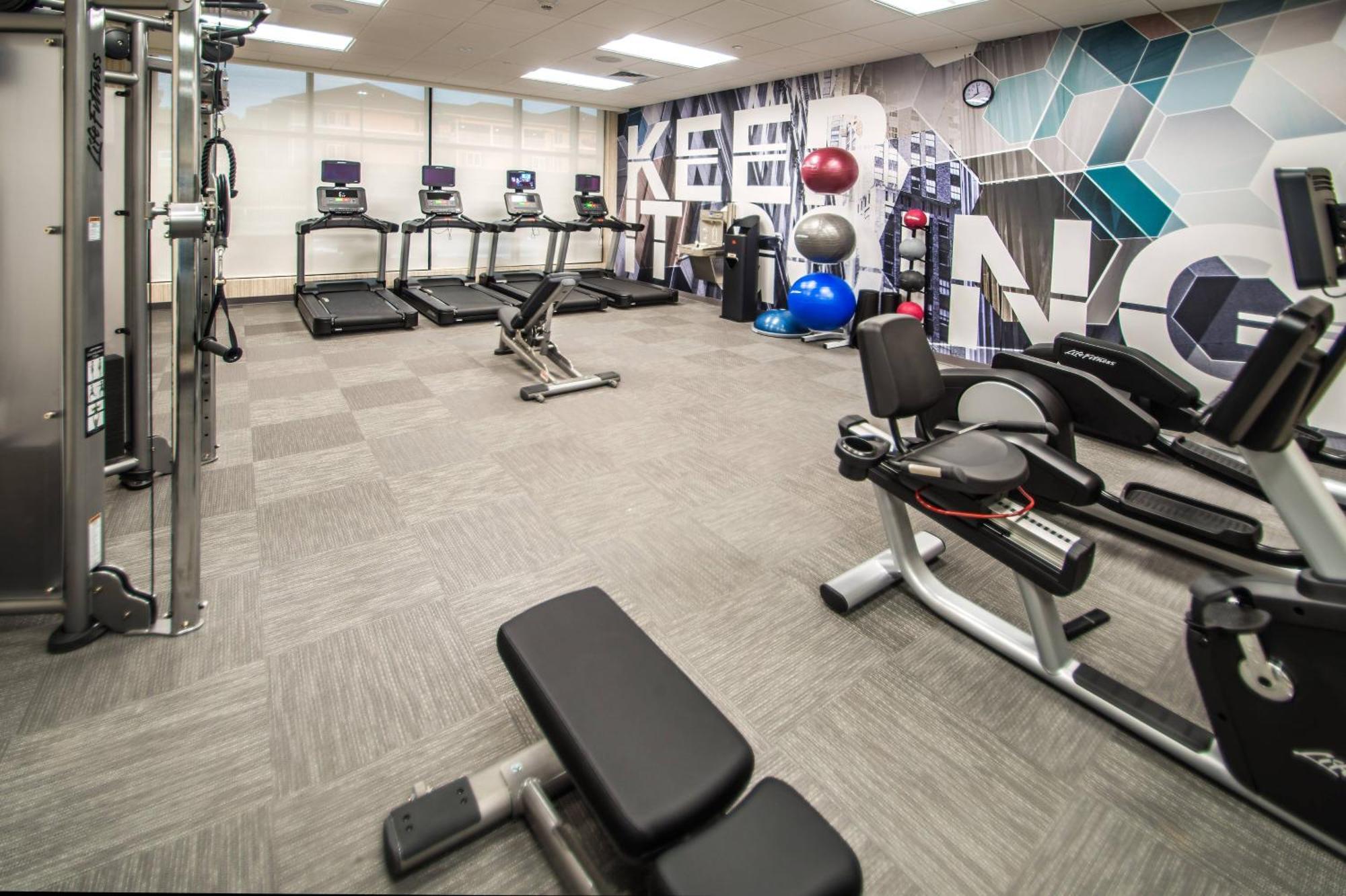 Springhill Suites By Marriott Fayetteville Fort Liberty Bagian luar foto